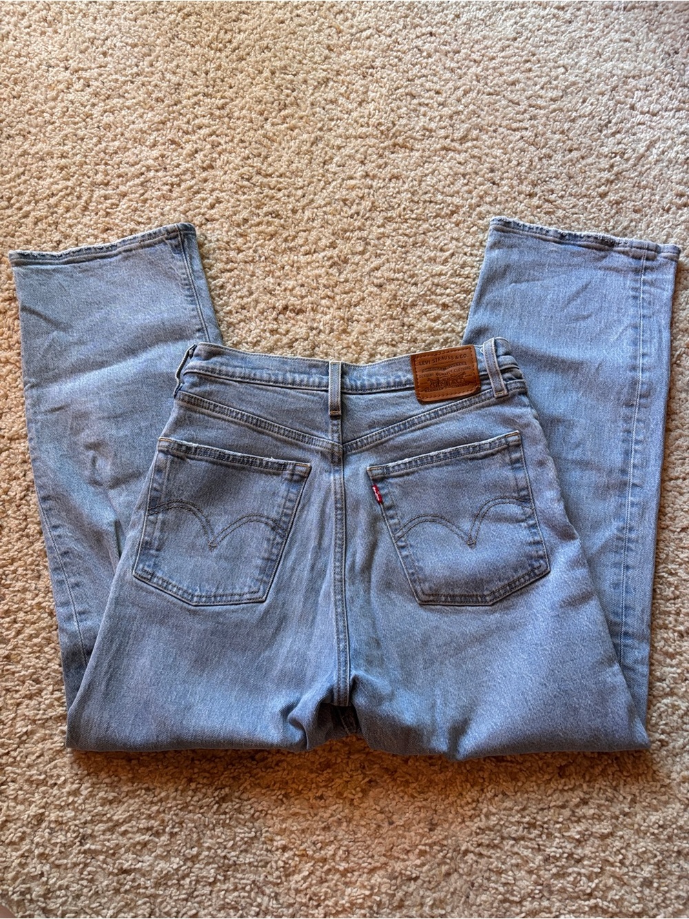 Levi's ribcage straight jeans size 28